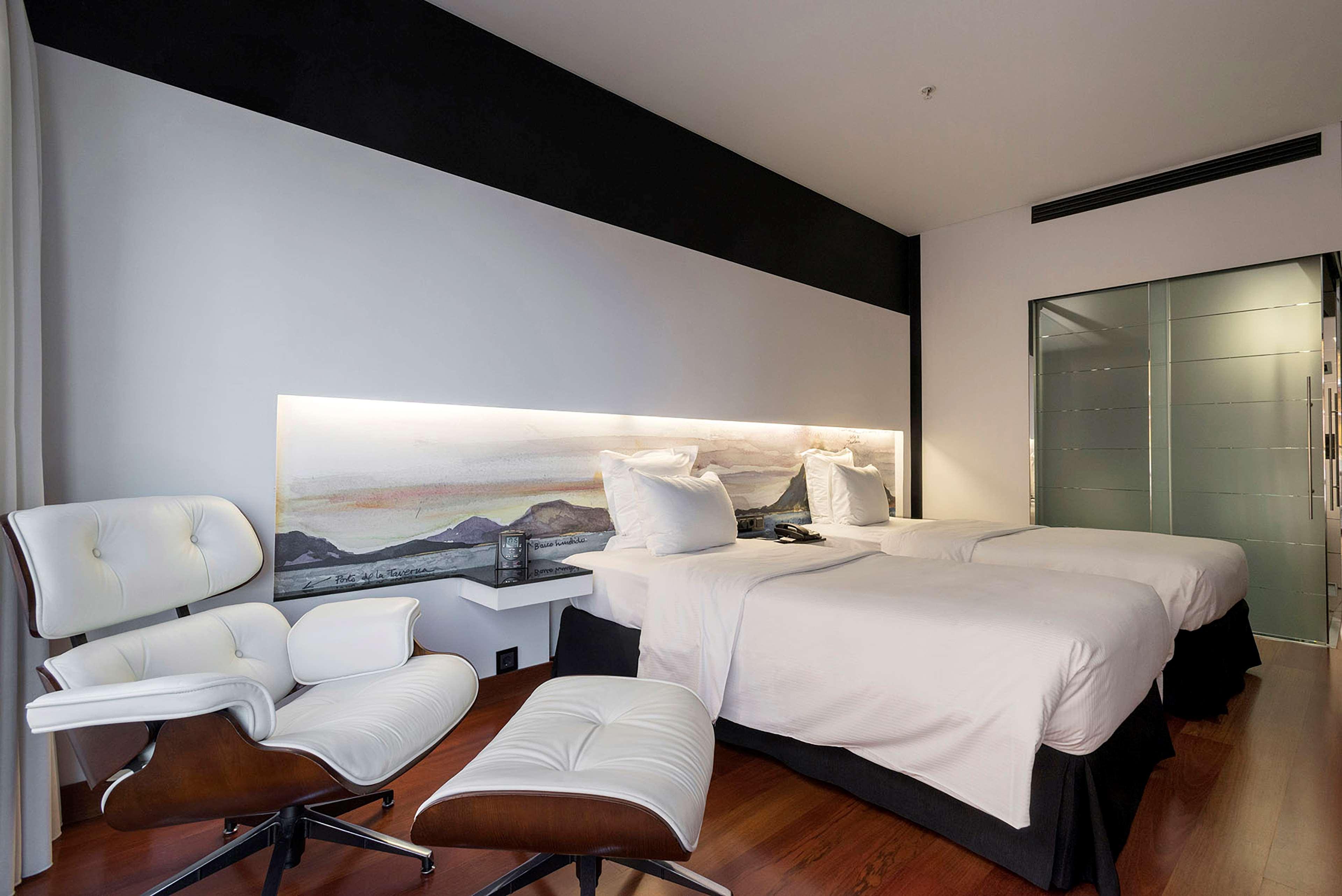Hotel Hilton Madrid Airport Esterno foto