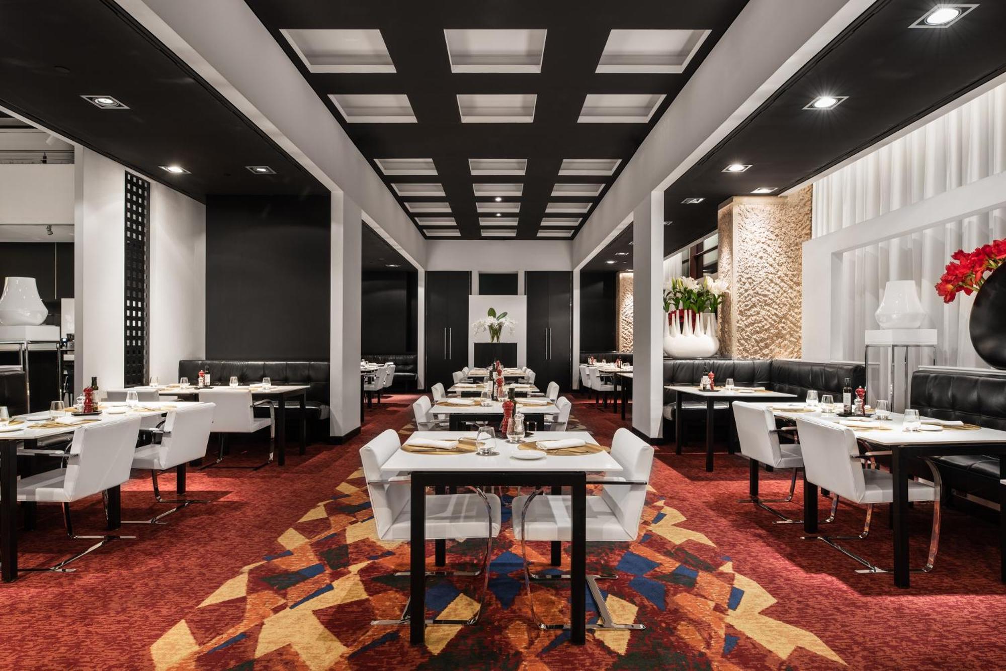 Hotel Hilton Madrid Airport Esterno foto