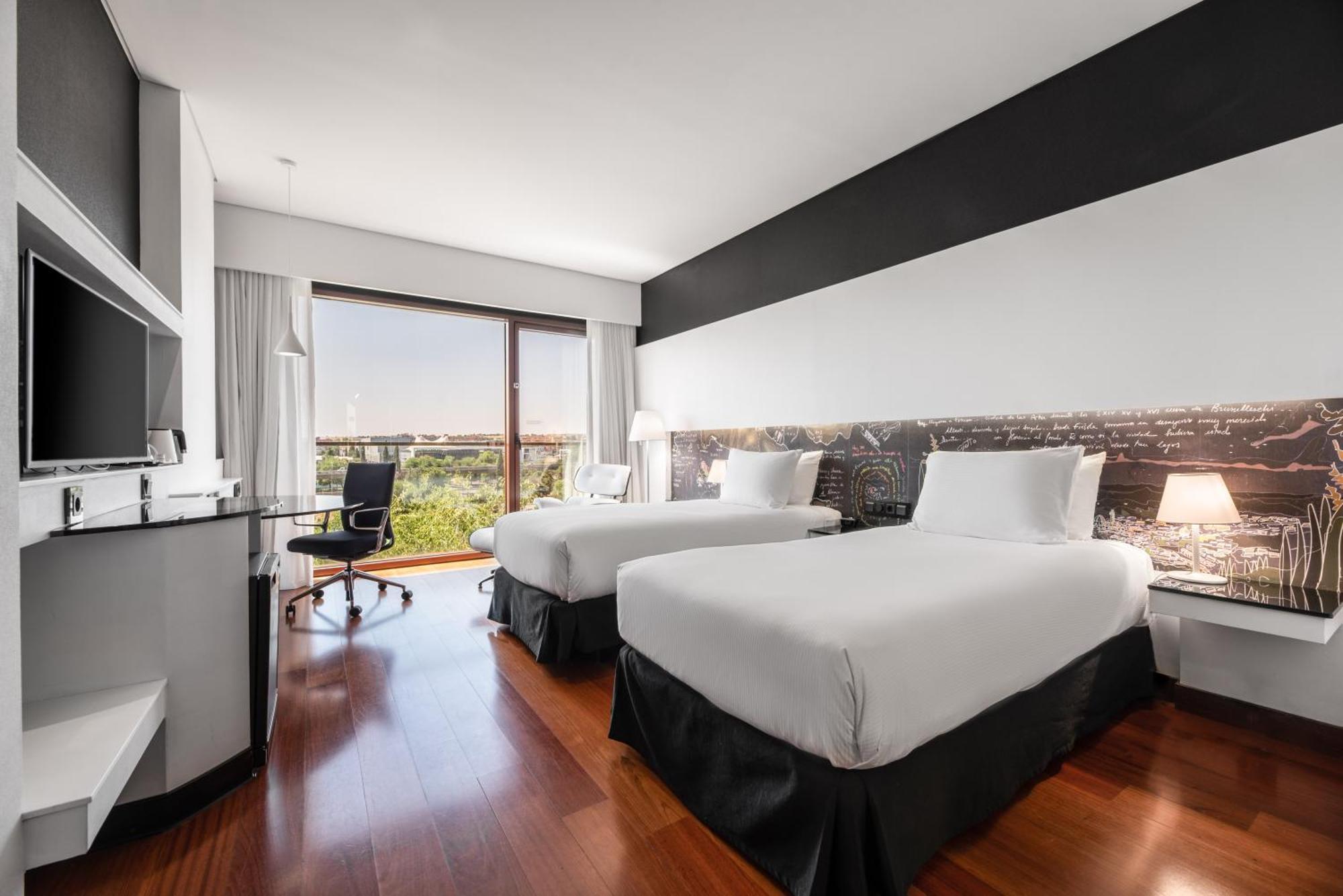 Hotel Hilton Madrid Airport Esterno foto
