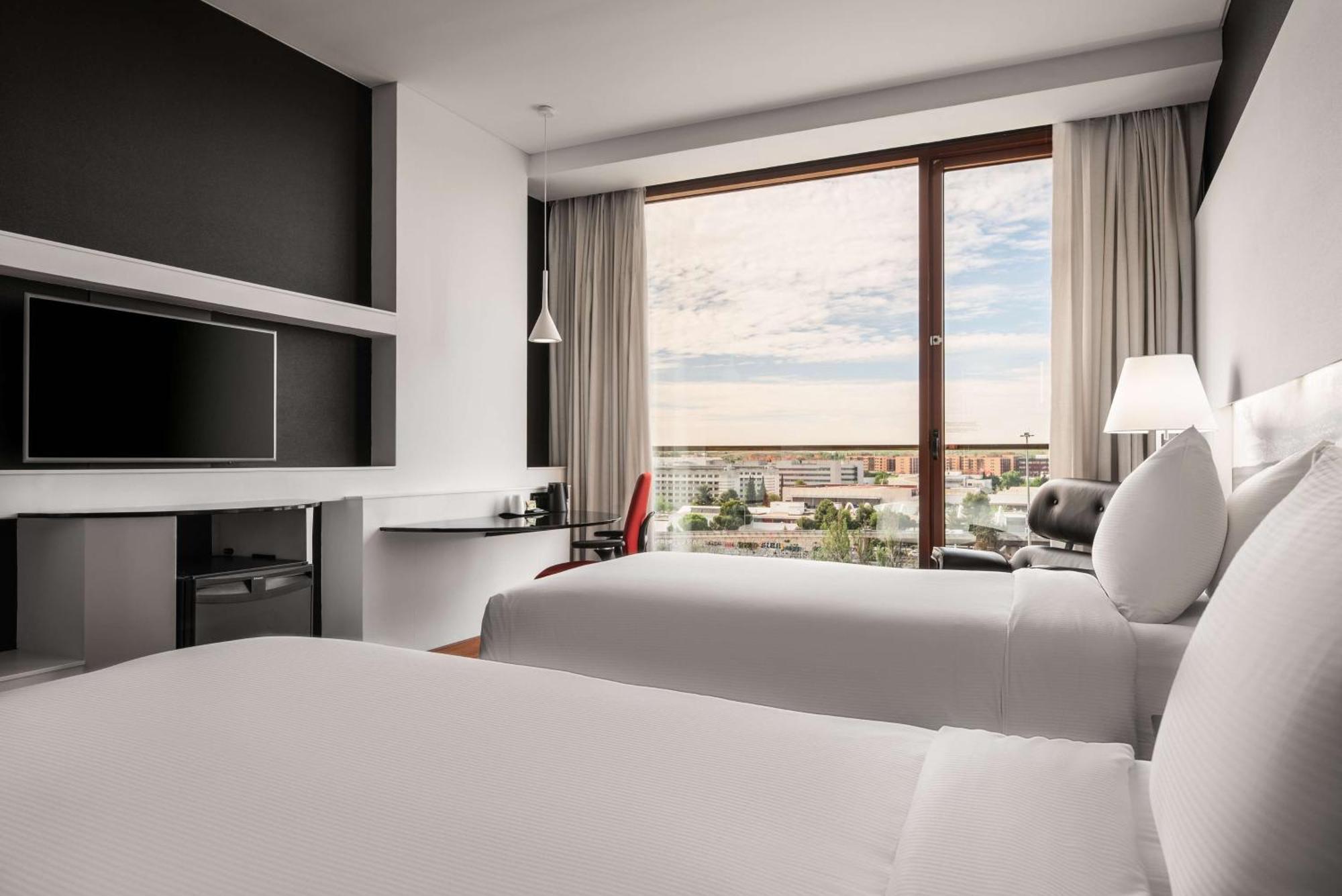 Hotel Hilton Madrid Airport Esterno foto