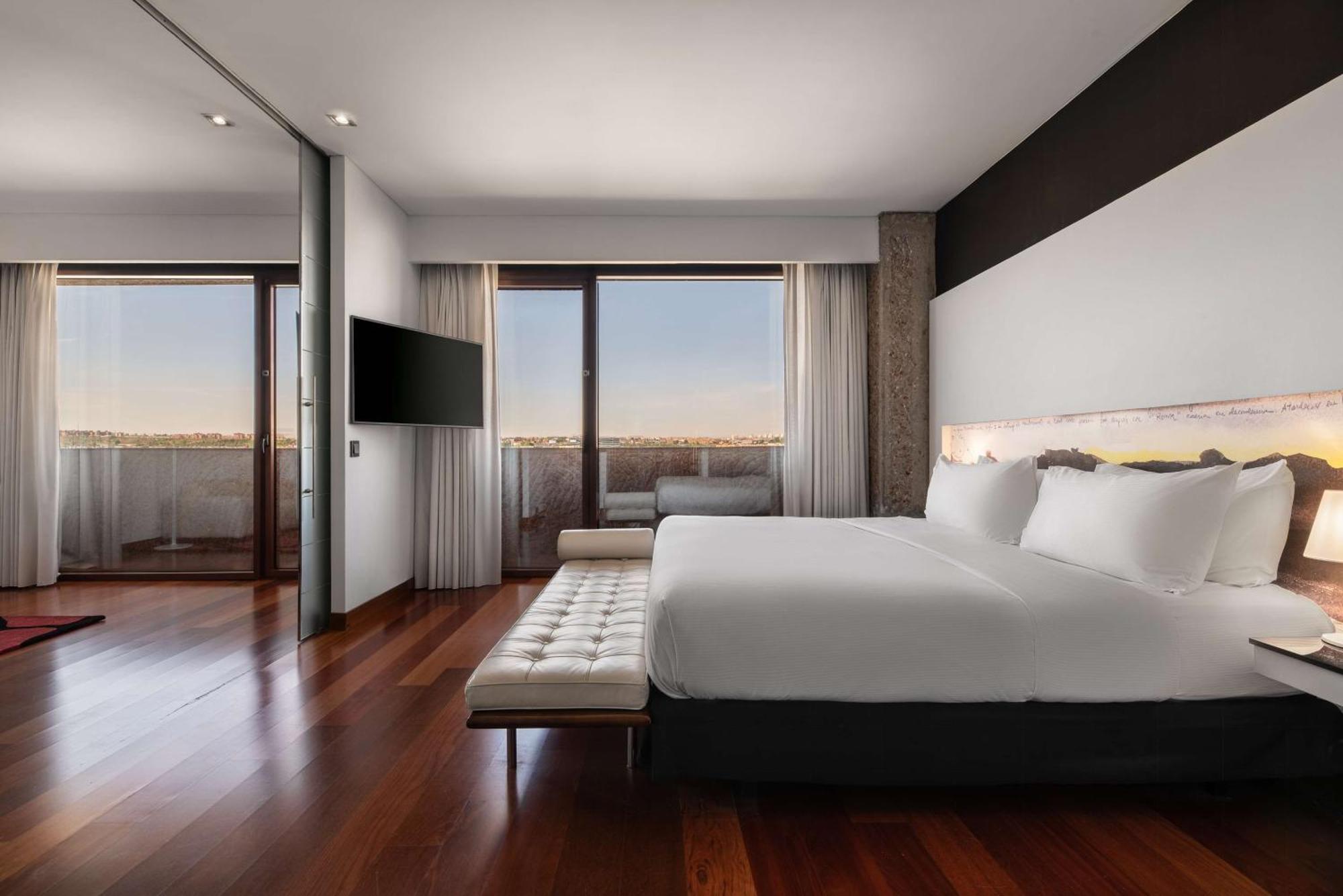 Hotel Hilton Madrid Airport Esterno foto