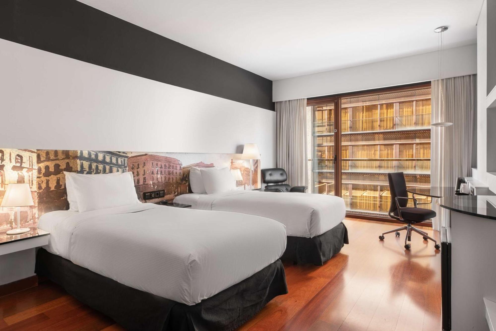 Hotel Hilton Madrid Airport Esterno foto